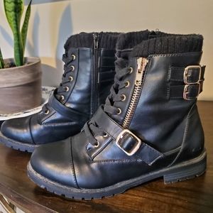 Womens Black boots with gold detail. Size 10